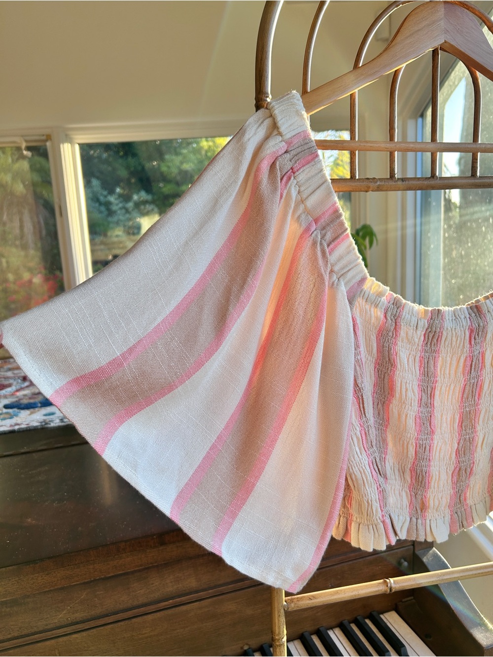 Rip Curl Pink & Cream Striped Off-Shoulder Smocked Crop Top size XL Size - Picture 3 of 10